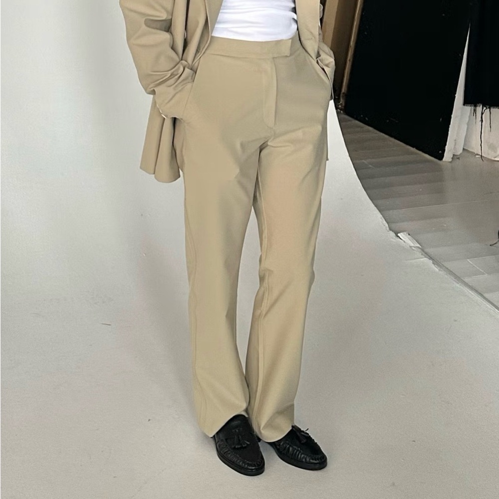 Djerf Avenue First Choice Pants Greige